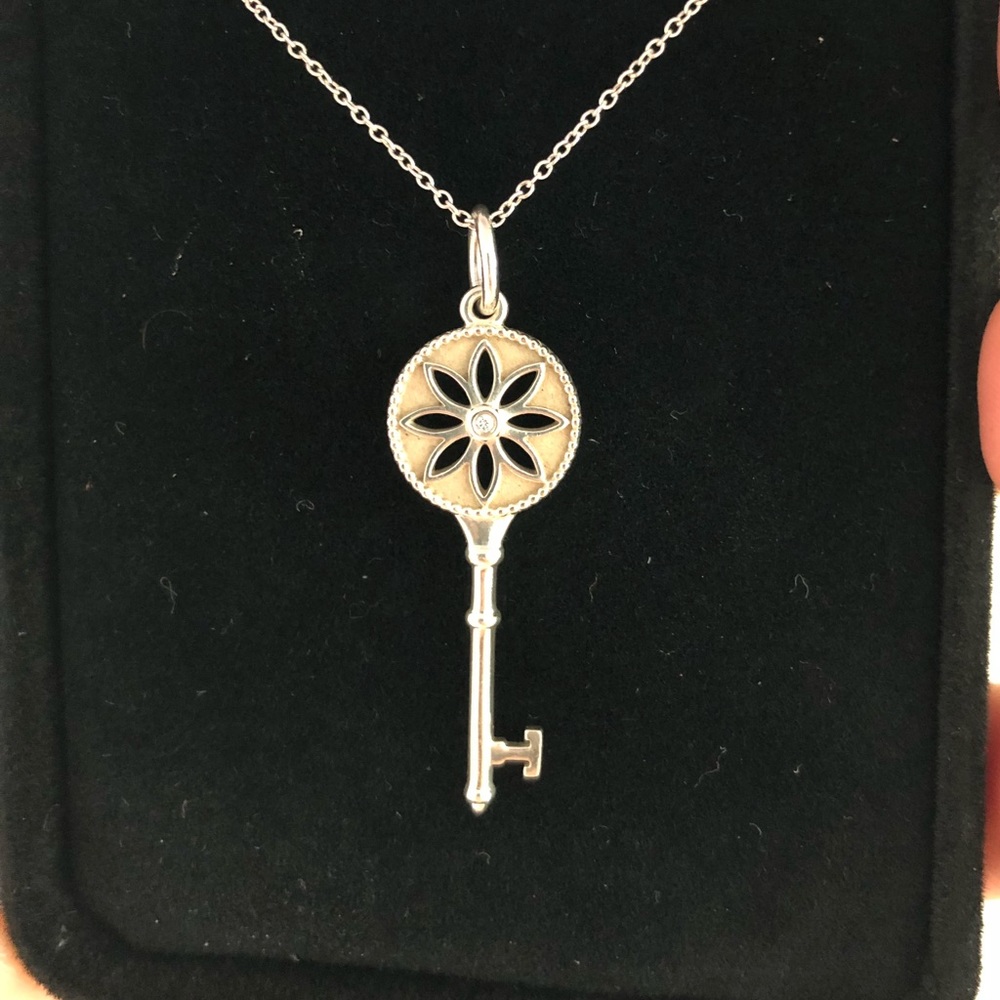 Tiffany and Co necklace - Picture 2 of 3